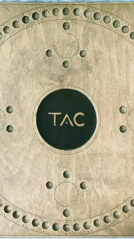 Bàn cờ TAC nhìn từ trên xuống lúc bắt đầu ván đấu