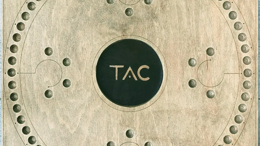 Bàn cờ TAC nhìn từ trên xuống lúc bắt đầu ván đấu